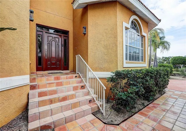 Photo 4 of Single family home for sale at 852 Symphony Isles Blvd, Apollo Beach, FL 33572 | MLS# TB8552576 | Listing updated on 2026-10-02
