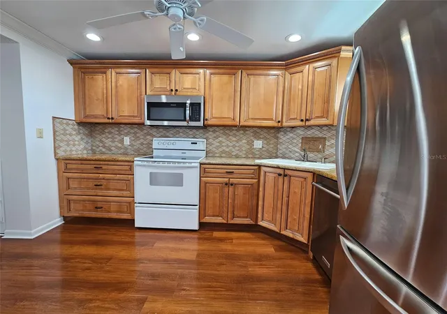Photo 3 of Condo for sale at 5980 Shore Dr S #901, Gulfport, FL 33707 | MLS# TB8552578 | Listing updated on 2026-10-06