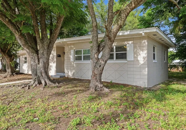 Photo 2 of Single family home for sale at 2213 N Hiawassee Rd, Orlando, FL 32818 | MLS# O6445166 | Listing updated on 2026-09-28