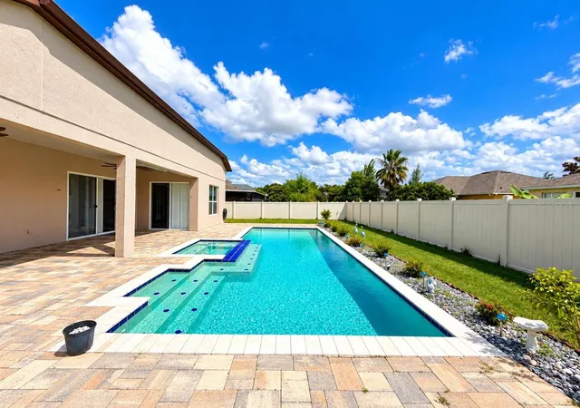 Photo 4 of Single family home for sale at 2409 Treymore Dr, Orlando, FL 32825 | MLS# V4951530 | Listing updated on 2026-10-20