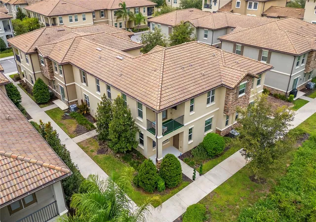 Photo 2 of Townhouse for sale at 1359 Shinnecock Hills Dr, Davenport, FL 33896 | MLS# S5158381 | Listing updated on 2026-10-03
