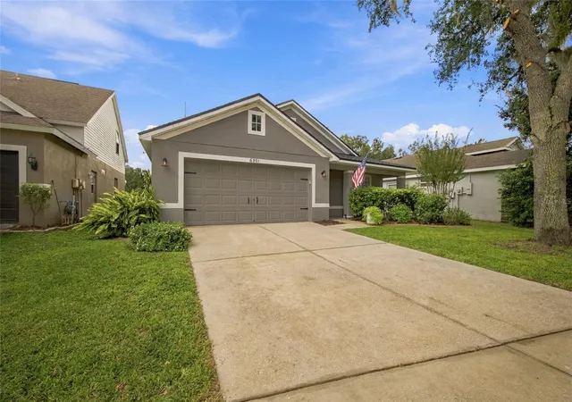 Photo 3 of Single family home for sale at 6501 Bridgecrest Dr, Lithia, FL 33547 | MLS# TB8552592 | Listing updated on 2026-10-10