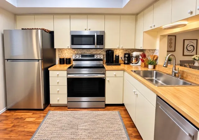 Photo 3 of Condo for sale at 3032 Eastland Blvd #B202, Clearwater, FL 33761 | MLS# TB8552593 | Listing updated on 2026-10-01