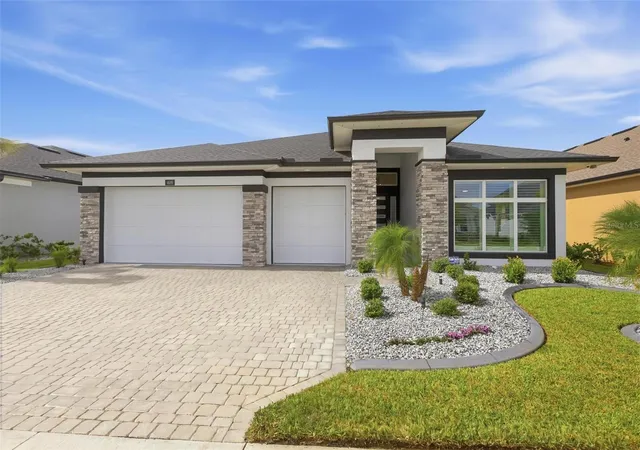 Photo 1 of Single family home for sale at 409 Mosaic Blvd, Daytona Beach, FL 32124 | MLS# V4951532 | Listing updated on 2026-10-04