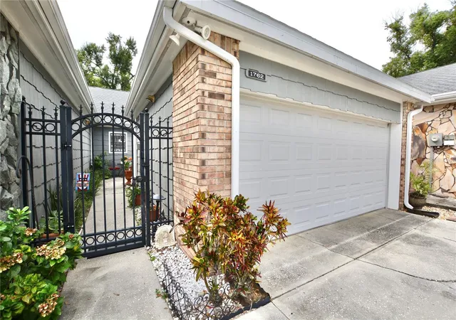 Photo 1 of Townhouse for sale at 1762 Castle Rock Rd, Tampa, FL 33612 | MLS# TB8552597 | Listing updated on 2026-10-01