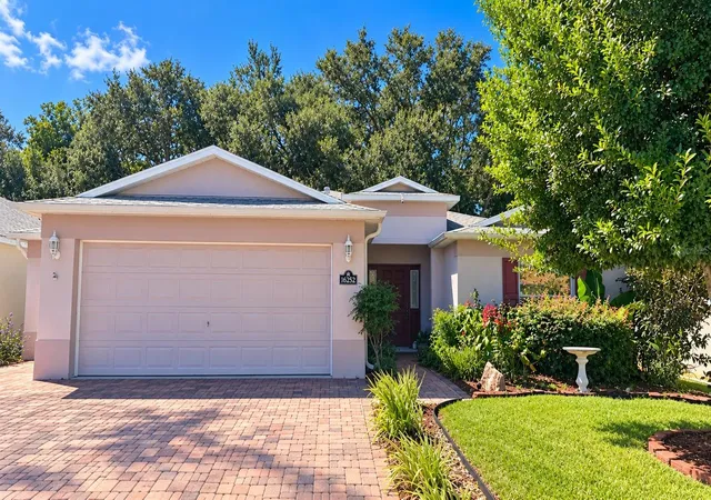 Single family home for sale at 16252 SW 15th Court, OCALA, FL 34473 | MLS# OM732956