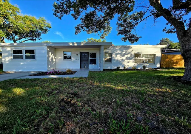 Single family home for sale at 1308 Moore St, DAYTONA BEACH, FL 32114 | MLS# O6445179