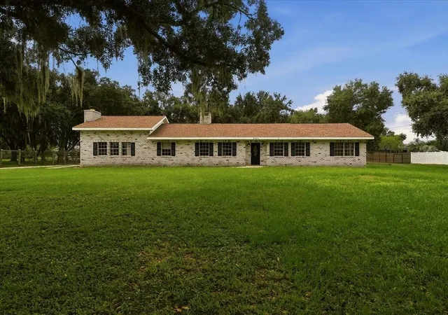 Photo 2 of Single family home for sale at 2925 Mcgee Rd, Plant City, FL 33565 | MLS# L4965382 | Listing updated on 2026-10-06