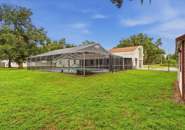 Photo 4 of Single family home for sale at 2925 Mcgee Rd, Plant City, FL 33565 | MLS# L4965382 | Listing updated on 2026-10-06