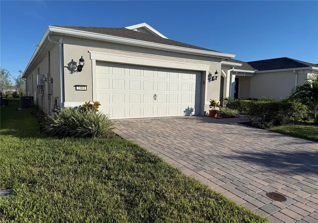 Photo 2 of Single family home for sale at 2361 Daisy Tree Rd, Saint Cloud, FL 34771 | MLS# O6445183 | Listing updated on 2026-10-04