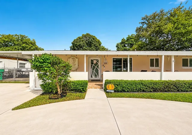 Photo 3 of Single family home for sale at 19731 NW 33rd Avenue, Miami Gardens, FL 33056 | MLS# OM732958 | Listing updated on 2026-10-08