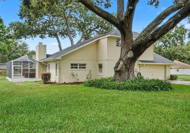 Photo 3 of Single family home for sale at 905 Woodrow Dr, Auburndale, FL 33823 | MLS# TB8552607 | Listing updated on 2026-10-10