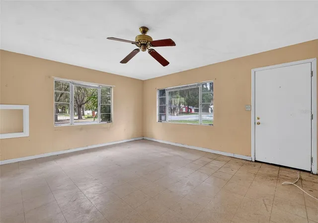 Photo 3 of Single family home for sale at 1125 N Donnelly St, Mount Dora, FL 32757 | MLS# G5118333 | Listing updated on 2026-10-06