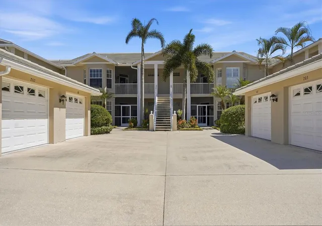 Condo for sale at 111 Woodbridge Dr #204, VENICE, FL 34293 | MLS# N6145945
