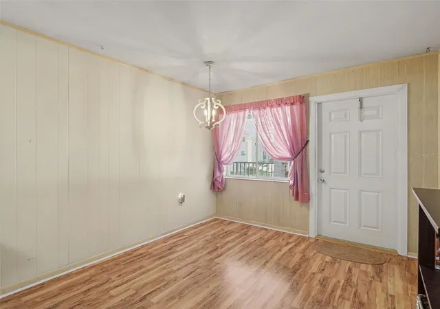Listing Photo 4 - Condo for sale in building located at 5855 Palm Ln, BRADENTON, FL 34207 - Unit #B21