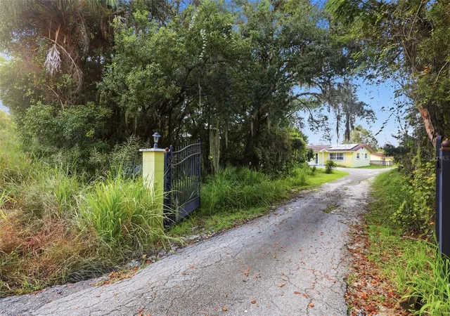 Photo 2 of Single family home for sale at 1775 W French Ave, Orange City, FL 32763 | MLS# V4951534 | Listing updated on 2026-10-26