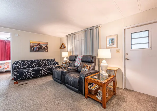 Photo 4 of Manufactured home for sale at 5402 Mohawk St, Zephyrhills, FL 33542 | MLS# TB8552626 | Listing updated on 2026-10-03