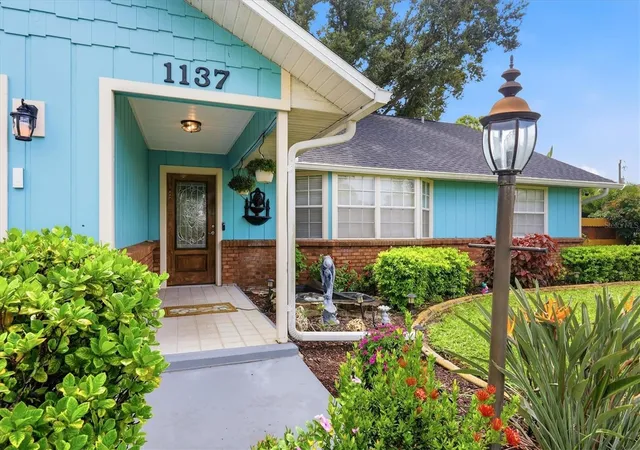 Photo 1 of Single family home for sale at 1137 Ponderosa Rd, Venice, FL 34293 | MLS# N6145946 | Listing updated on 2026-10-03