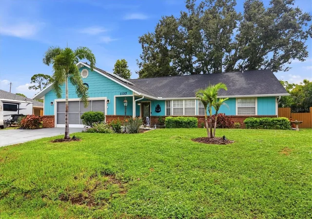 Photo 2 of Single family home for sale at 1137 Ponderosa Rd, Venice, FL 34293 | MLS# N6145946 | Listing updated on 2026-10-03