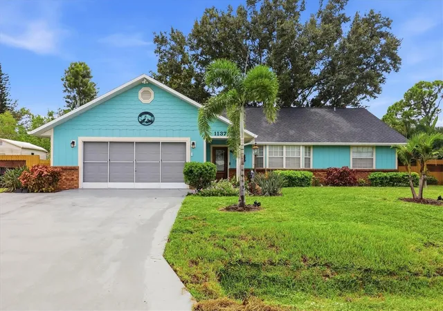 Photo 3 of Single family home for sale at 1137 Ponderosa Rd, Venice, FL 34293 | MLS# N6145946 | Listing updated on 2026-10-03