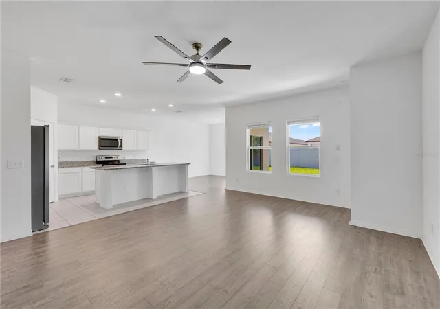 Photo 3 of Single family home for sale at 5860 Beefmaster Rd, Saint Cloud, FL 34771 | MLS# S5158387 | Listing updated on 2026-10-26
