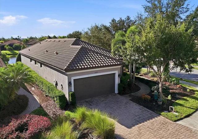 Photo 2 of Single family home for sale at 4705 Stafford Ct, Palmetto, FL 34221 | MLS# TB8552634 | Listing updated on 2026-10-09