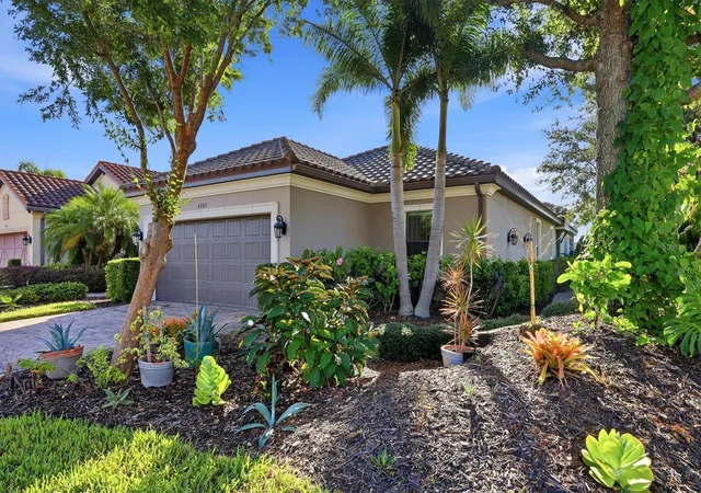 Photo 3 of Single family home for sale at 4705 Stafford Ct, Palmetto, FL 34221 | MLS# TB8552634 | Listing updated on 2026-10-09