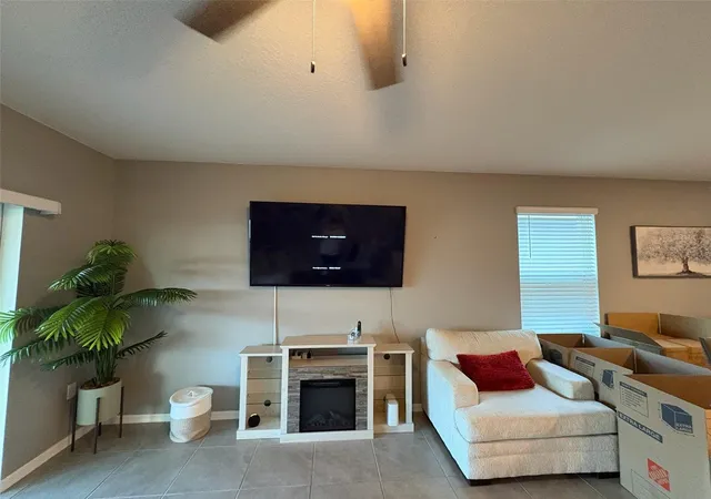 Photo 4 of Single family home for sale at 928 August Sky Dr, Deltona, FL 32738 | MLS# O6445197 | Listing updated on 2026-10-08