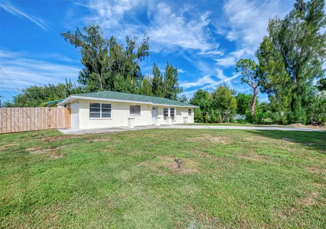 Photo 1 of Single family home for sale at 2000 Allen St, Englewood, FL 34223 | MLS# A4707592 | Listing updated on 2026-10-06