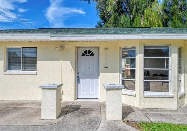 Photo 3 of Single family home for sale at 2000 Allen St, Englewood, FL 34223 | MLS# A4707592 | Listing updated on 2026-10-06