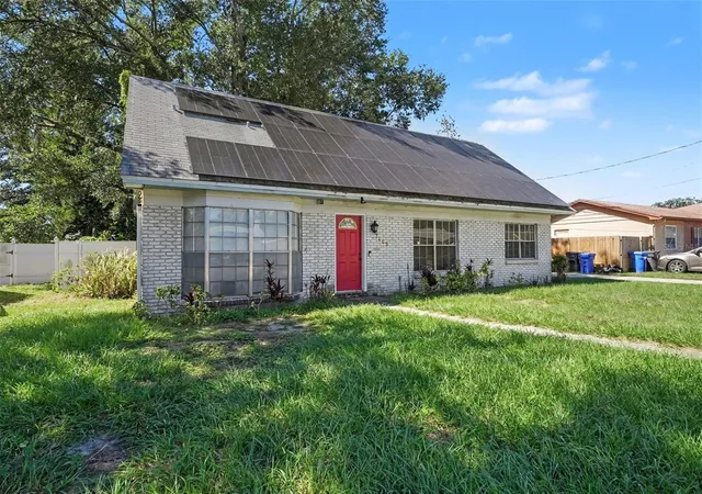 Photo 2 of Single family home for sale at 7145 Wrenwood Cir, Tampa, FL 33617 | MLS# L4965384 | Listing updated on 2026-10-25