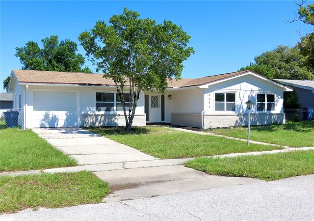 Photo 1 of Single family home for sale at 9353 Chase St, Spring Hill, FL 34606 | MLS# W7889872 | Listing updated on 2026-10-16