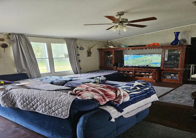 Photo 3 of Manufactured home for sale at 12430 Country Pl Rd, Lakeland, FL 33809 | MLS# P4940015 | Listing updated on 2026-10-03