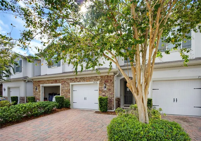 Photo 3 of Townhouse for sale at 7498 Aloma Pines Ct, Winter Park, FL 32792 | MLS# O6445209 | Listing updated on 2026-10-06