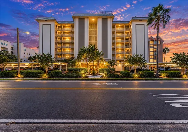 Photo 1 of Condo for sale at 622 Edgewater Dr #721, Dunedin, FL 34698 | MLS# TB8552658 | Listing updated on 2026-10-04