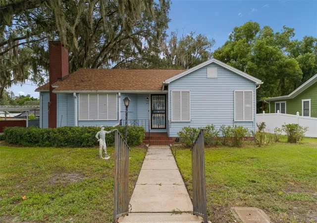 Photo 1 of Single family home for sale at 1024 E Orange Ave, Eustis, FL 32726 | MLS# G5118338 | Listing updated on 2026-09-28