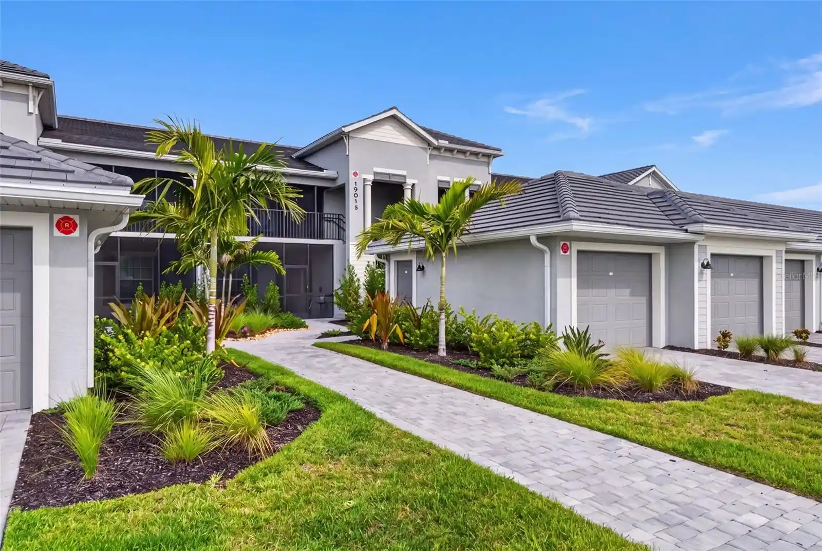 Listing Photo 2 - Condo for sale in 18911 Scallop Loop located at 18911 Scallop Loop, Bradenton, FL 34202 - Unit #204