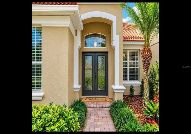 Photo 4 of Single family home for sale at 1940 Deerview Pl, Longwood, FL 32750 | MLS# A4707622 | Listing updated on 2026-10-02