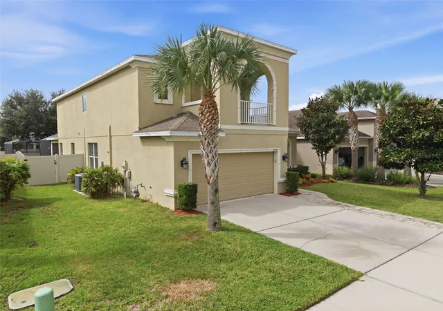Photo 2 of Single family home for sale at 17515 Bright Wheat Dr, Lithia, FL 33547 | MLS# TB8552664 | Listing updated on 2026-09-28