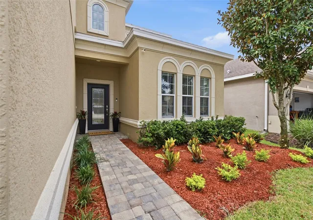 Photo 3 of Single family home for sale at 17515 Bright Wheat Dr, Lithia, FL 33547 | MLS# TB8552664 | Listing updated on 2026-09-28