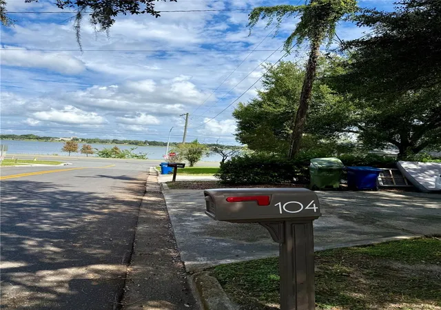 Photo 1 of Single family home for sale at 104 13th Street SE, Winter Haven, FL 33880 | MLS# O6445221 | Listing updated on 2026-10-06