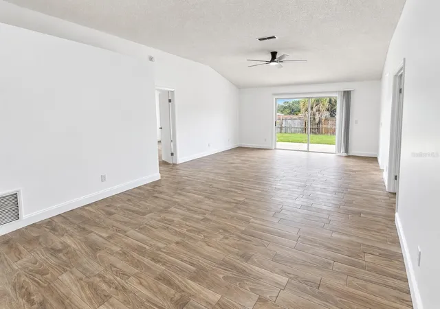 Photo 3 of Sale Pending at 6838 Merganser Dr, Orlando, FL 32810 | MLS# O6445223 | Listing updated on 2026-10-16