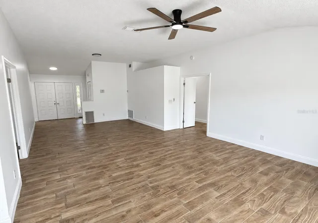 Photo 4 of Sale Pending at 6838 Merganser Dr, Orlando, FL 32810 | MLS# O6445223 | Listing updated on 2026-10-16