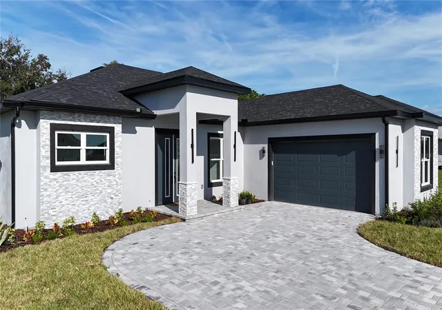 Photo 2 of Single family home for sale at 151 Blazing Star Ave, Lake Alfred, FL 33850 | MLS# W7889876 | Listing updated on 2026-10-03