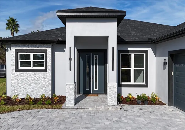 Photo 3 of Single family home for sale at 151 Blazing Star Ave, Lake Alfred, FL 33850 | MLS# W7889876 | Listing updated on 2026-10-03