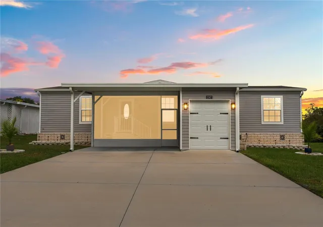 Photo 3 of Manufactured home for sale at 2567 Cayman Cir #R25, Zellwood, FL 32798 | MLS# O6445225 | Listing updated on 2026-10-08