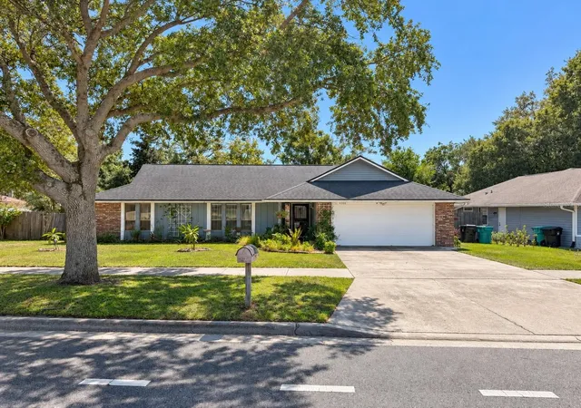 Photo 1 of Single family home for sale at 4426 Point Look Out Rd, Orlando, FL 32808 | MLS# O6445227 | Listing updated on 2026-10-12