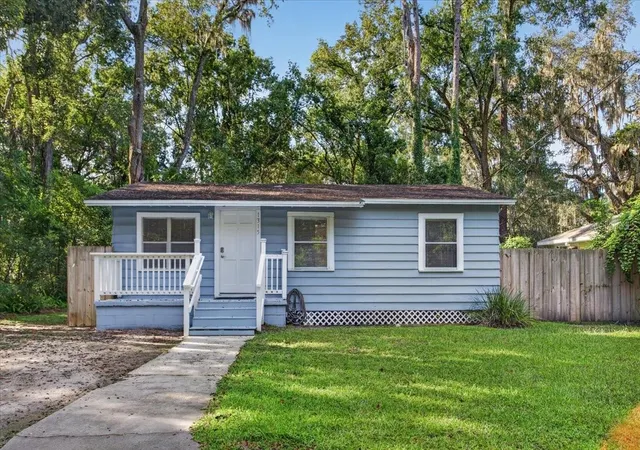 Photo 1 of Single family home for sale at 1315 NE 3rd Avenue, Gainesville, FL 32641 | MLS# GC543827 | Listing updated on 2026-09-29
