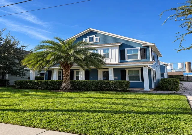Photo 2 of Townhouse for sale at 2483 E Jefferson St, Orlando, FL 32803 | MLS# O6445229 | Listing updated on 2026-10-08