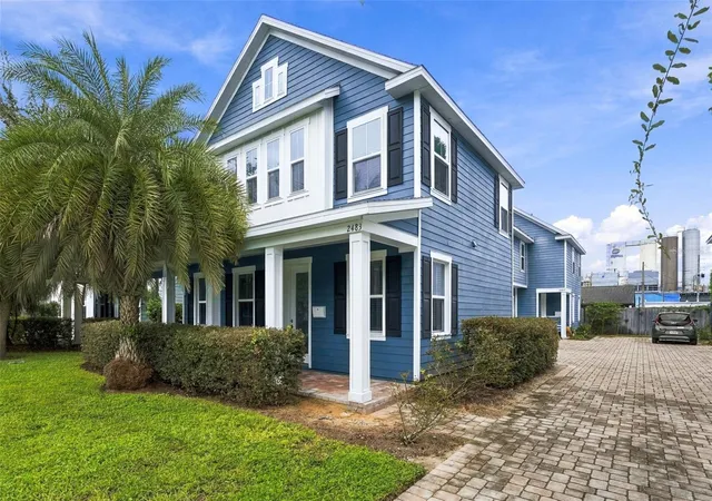 Photo 1 of Townhouse for sale at 2483 E Jefferson St, Orlando, FL 32803 | MLS# O6445229 | Listing updated on 2026-10-08